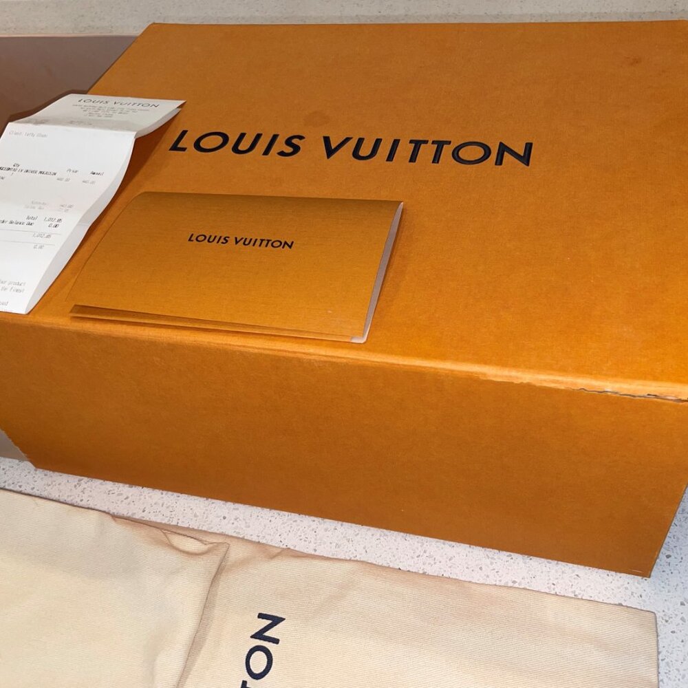 Louis Vuitton Driver Moccasin - Picture 6 of 6